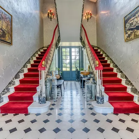 Hotel 12 Bedroom Beautiful In