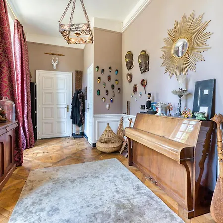 12 Bedroom Beautiful In Hotel 3*